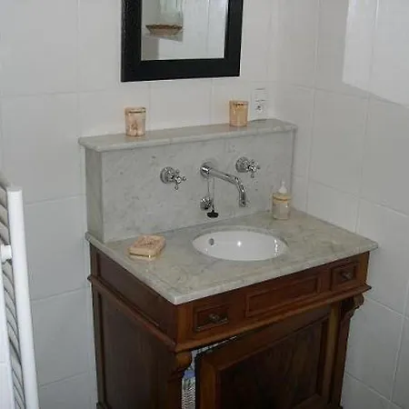 Bed & Breakfast Au Bas Chalonge D'hotes