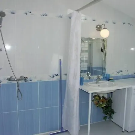 Bed & Breakfast Au Bas Chalonge D'hotes