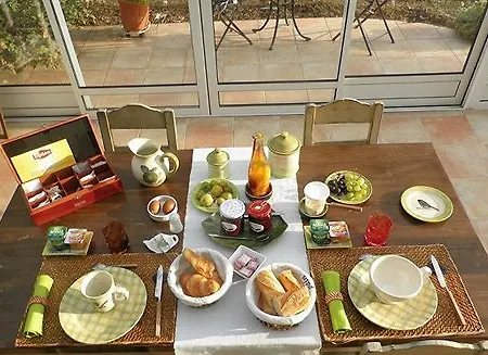 Bed & Breakfast Au Bas Chalonge D'hotes