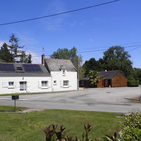 Au Bas Chalonge D'hotes 3*